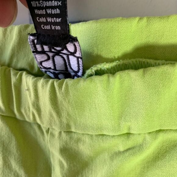 Ciara SunWoo Skinny Chartreuse Capri Pants Size XS - Picture 4 of 4